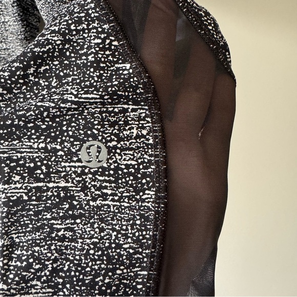 LULULEMON Pace perfect 7/8 Highrise leggings in air time black white Size 6 - Picture 4 of 7